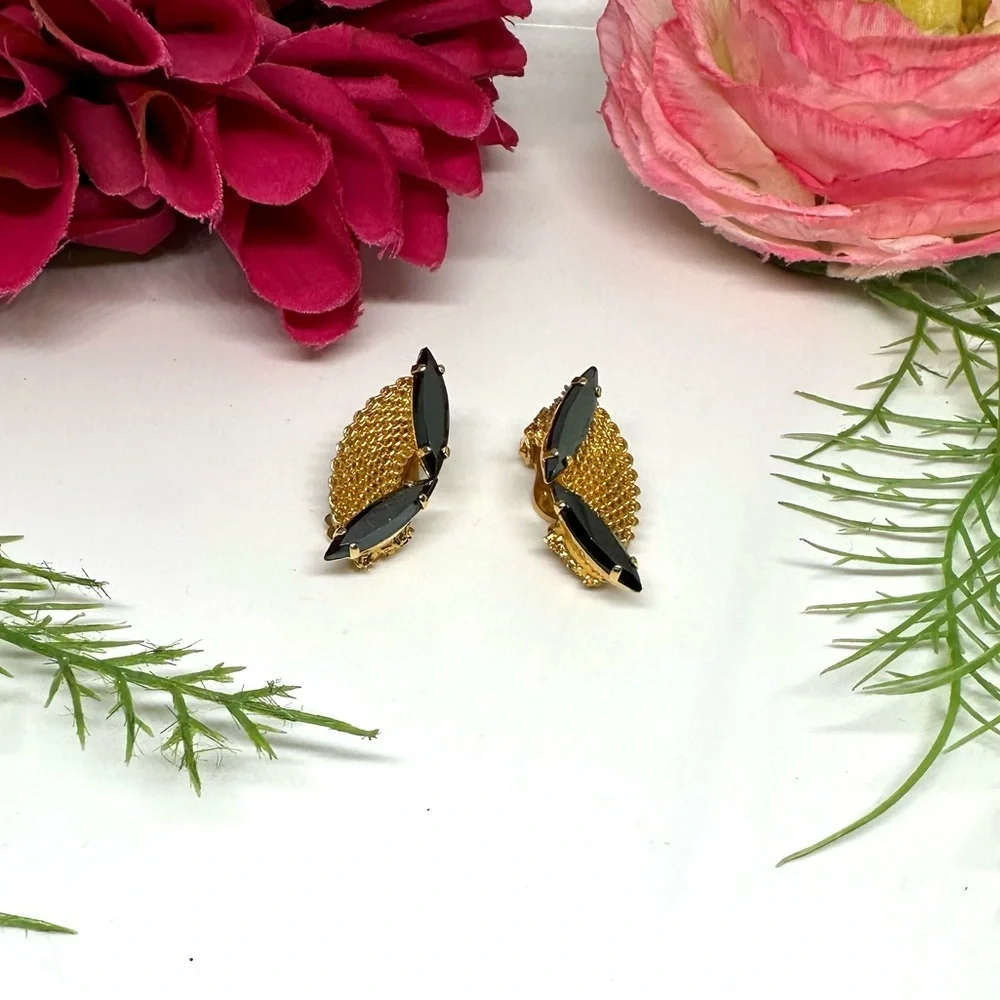 VINTAGE⚜️Golden Mesh Gray Crystal Clip Earrings - Picture 2 of 5